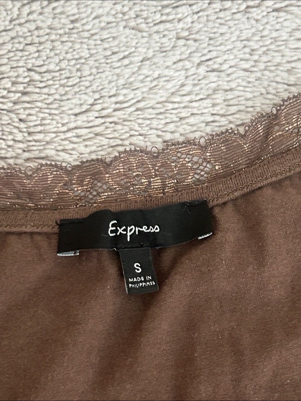Express lace trim tank - Picture 2 of 7